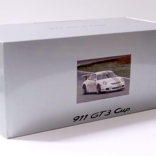 1:18 AUTOart Porsche 911 (997) GT3 CUP 2006 VIP CAR #40 white DEALER VERSION - Image 4