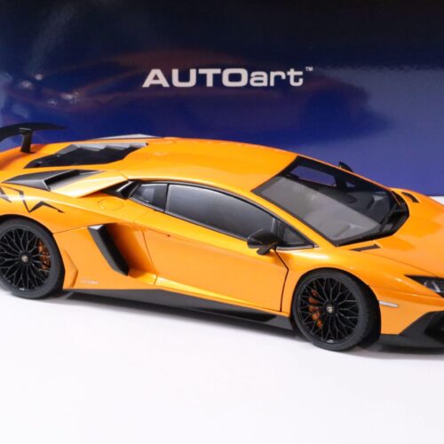 1:18 AUTOart Lamborghini Aventador LP750-4 SV Arancio Atlas/ pearl orange