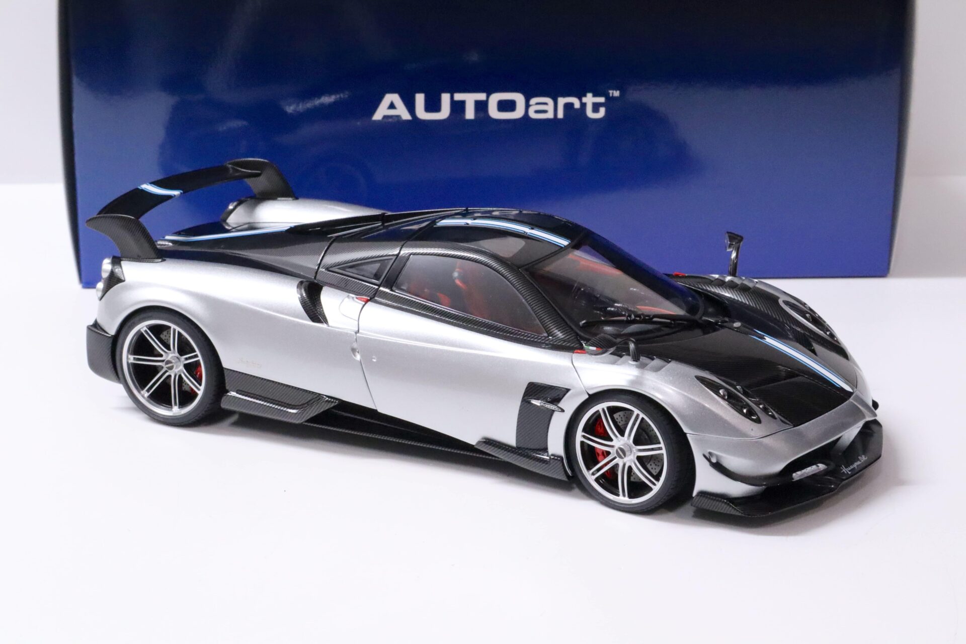 1:18 AUTOart Pagani Huayra BC Grigio Mercurio/ Carbon 78278