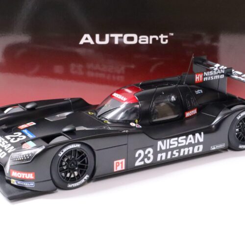 1:18 AUTOart Nissan GT-R LM Nismo 2015 Test Car #23 black