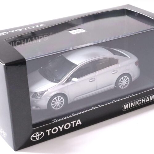 1:43 Minichamps Toyota Avensis T27 Limousine silver 2009 DEALER VERSION