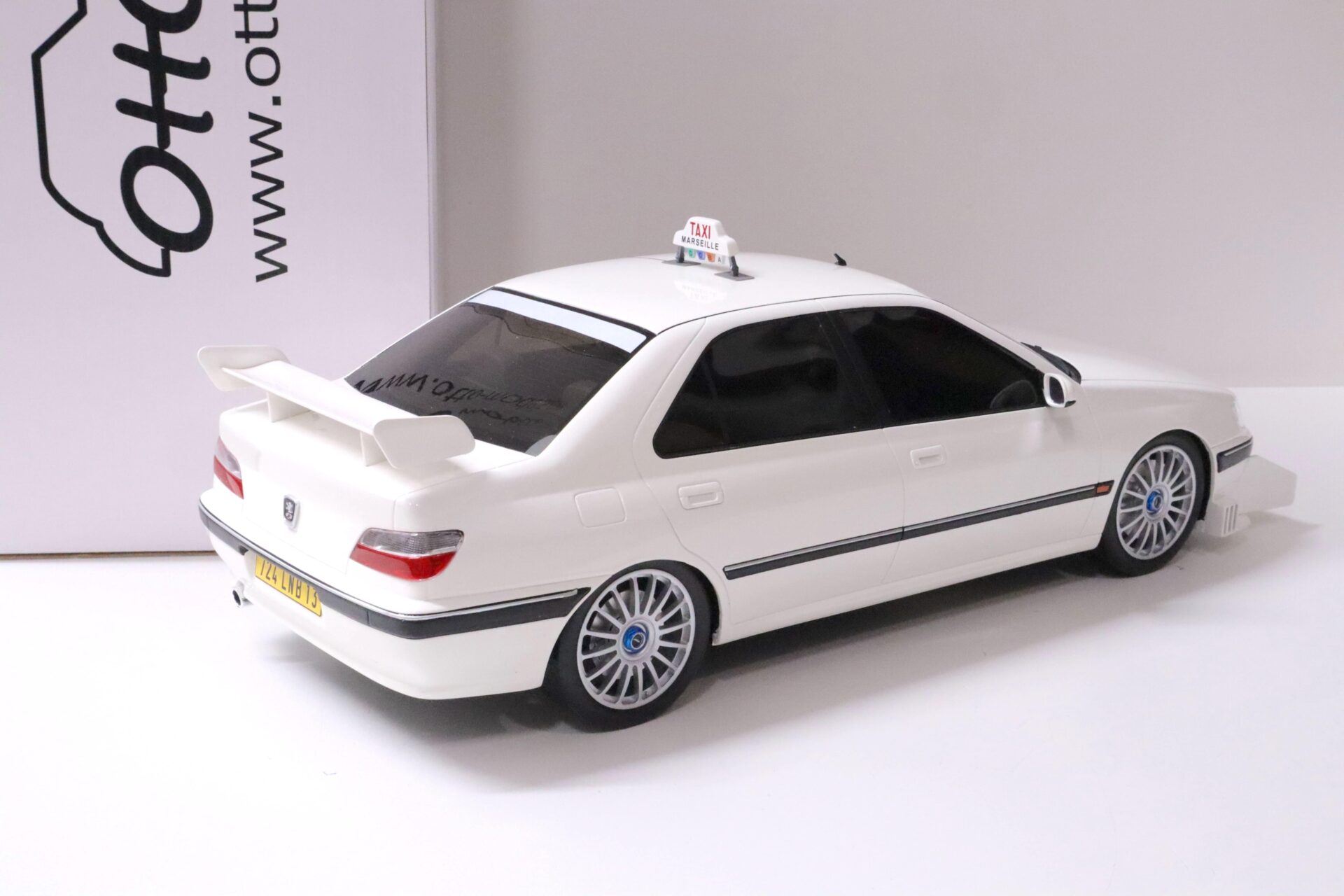 1:12 OTTO mobile G068 Peugeot 406 TAXI Movie Car white 1998