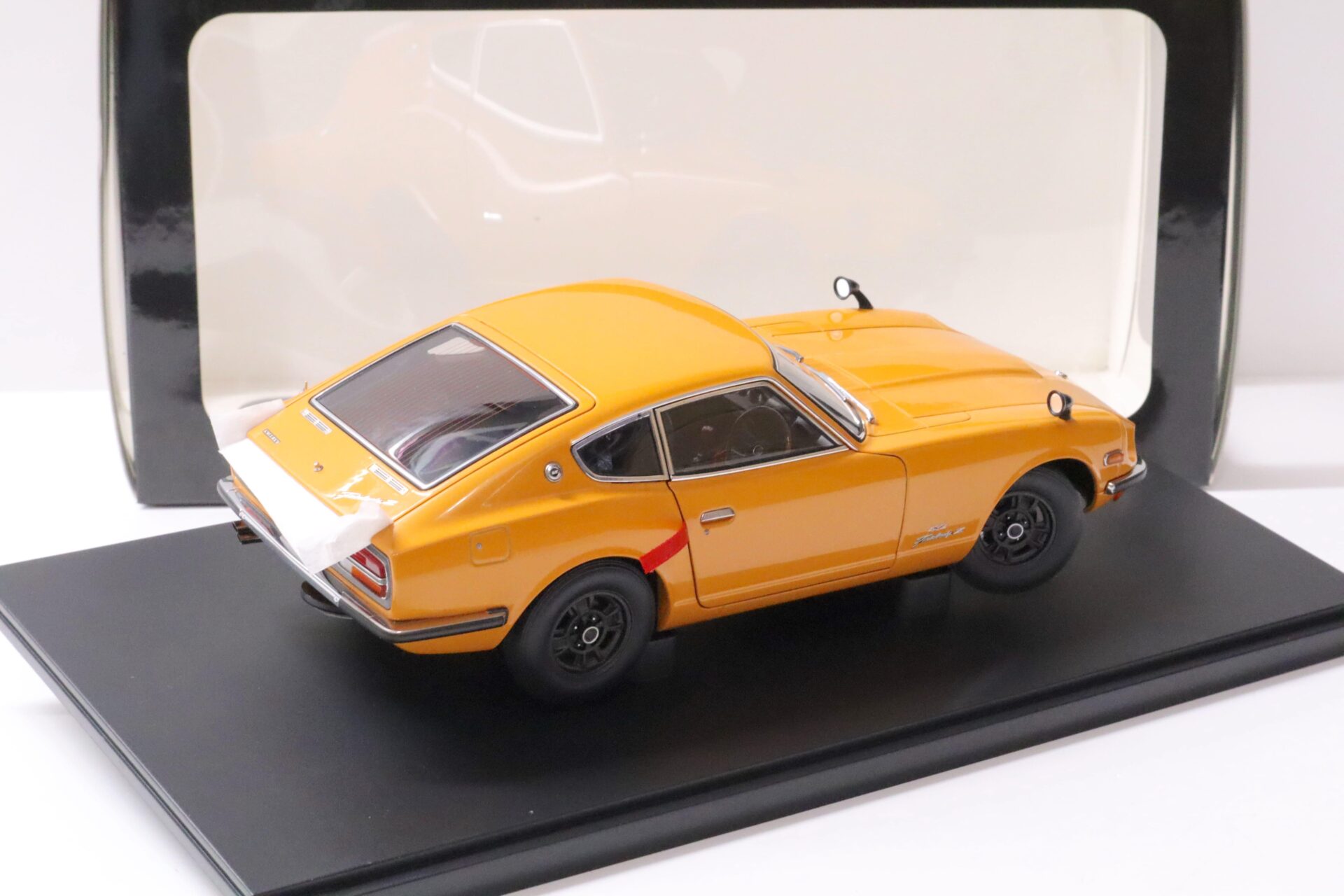 1:18 AUTOart Nissan Fairlady Z432 (PS30) Coupe RHD orange