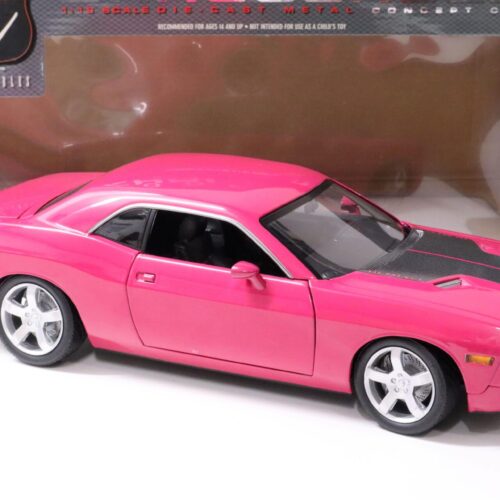 1:18 Highway61 Dodge Challenger Concept Car 2005 Panther pink