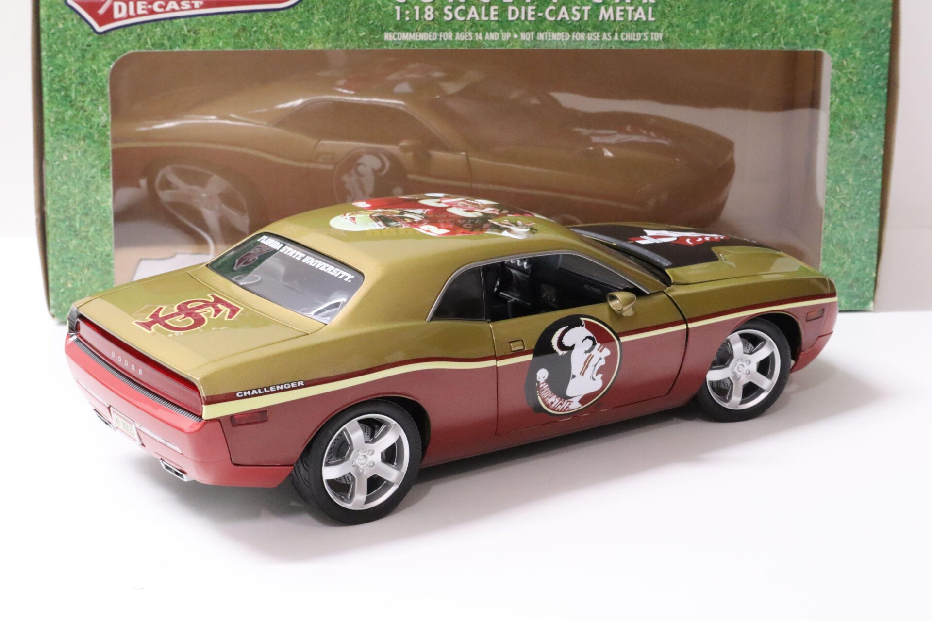 1:18 Highway61 Dodge Challenger Concept Car Sports Art Florida State University