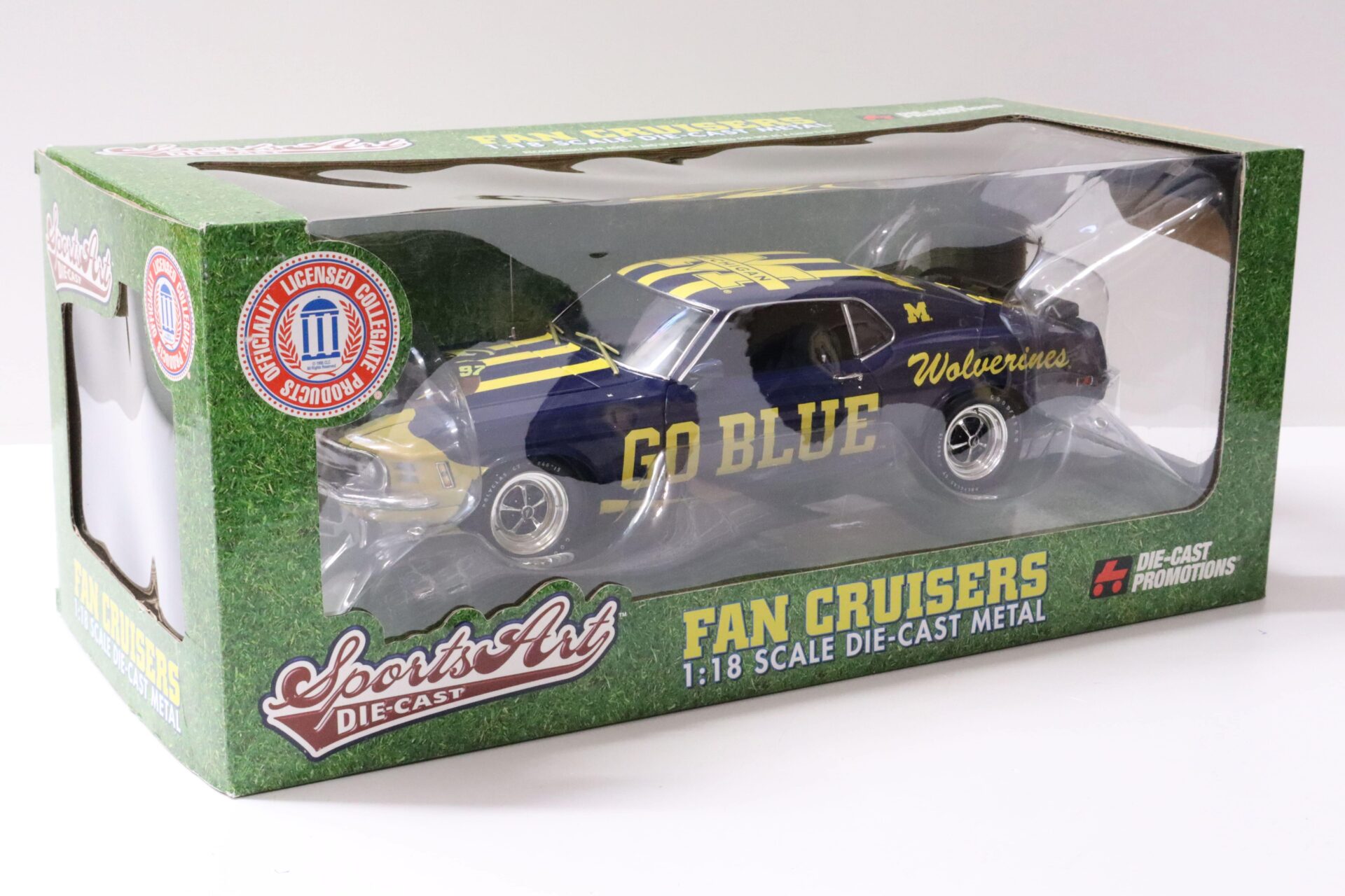 1:18 Highway61 Ford Mustang Boss 302 Coupe 1970 Sports Art Michigan Wolverines