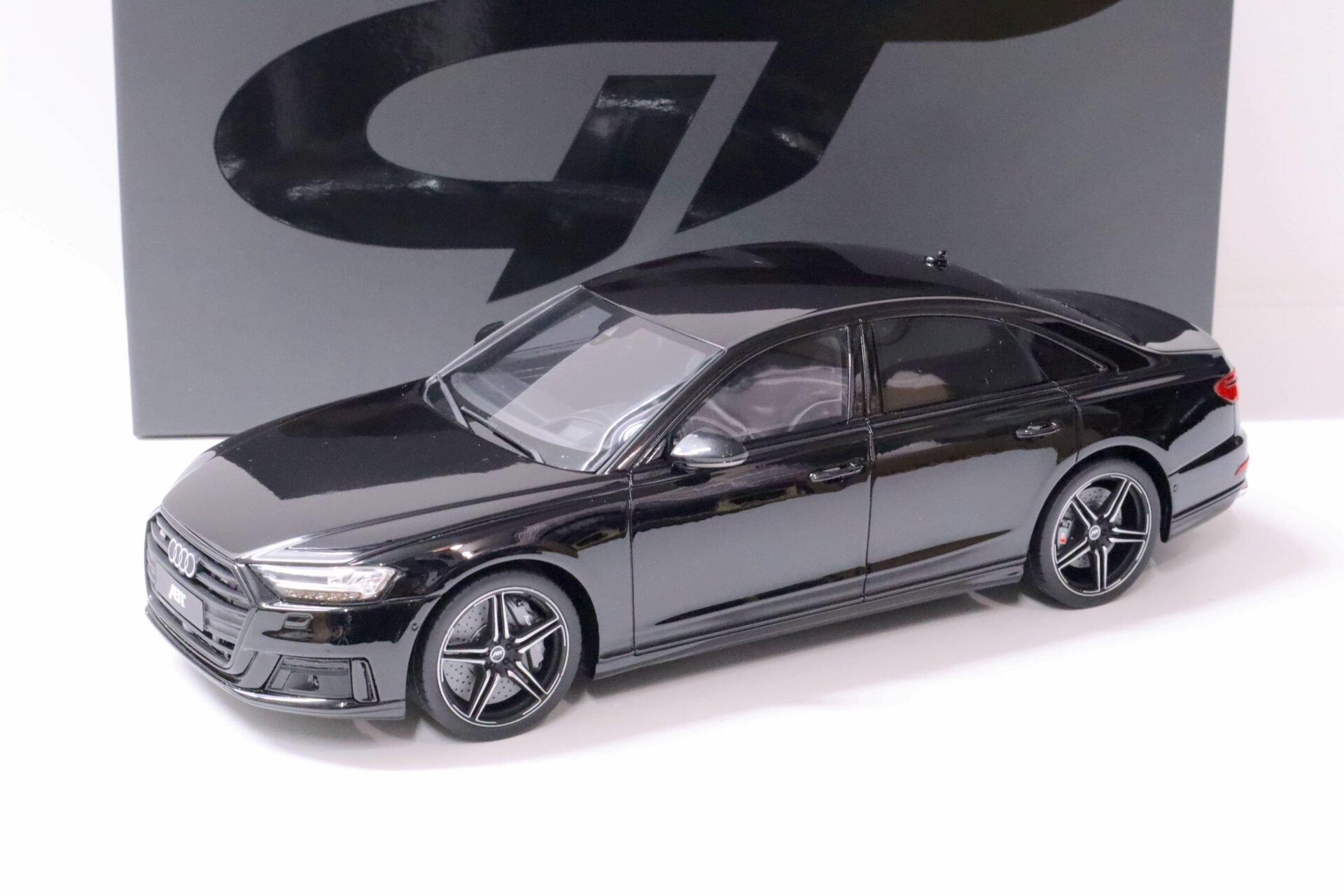 ID 61887 orig.jpg 1:18 GT Spirit GT356 Audi A8 ABT S8 Limousine Night black