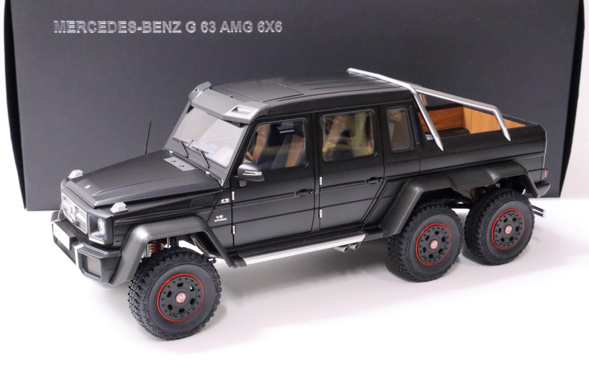 1:18 AUTOart Mercedes G63 AMG 6x6 matt black 76302