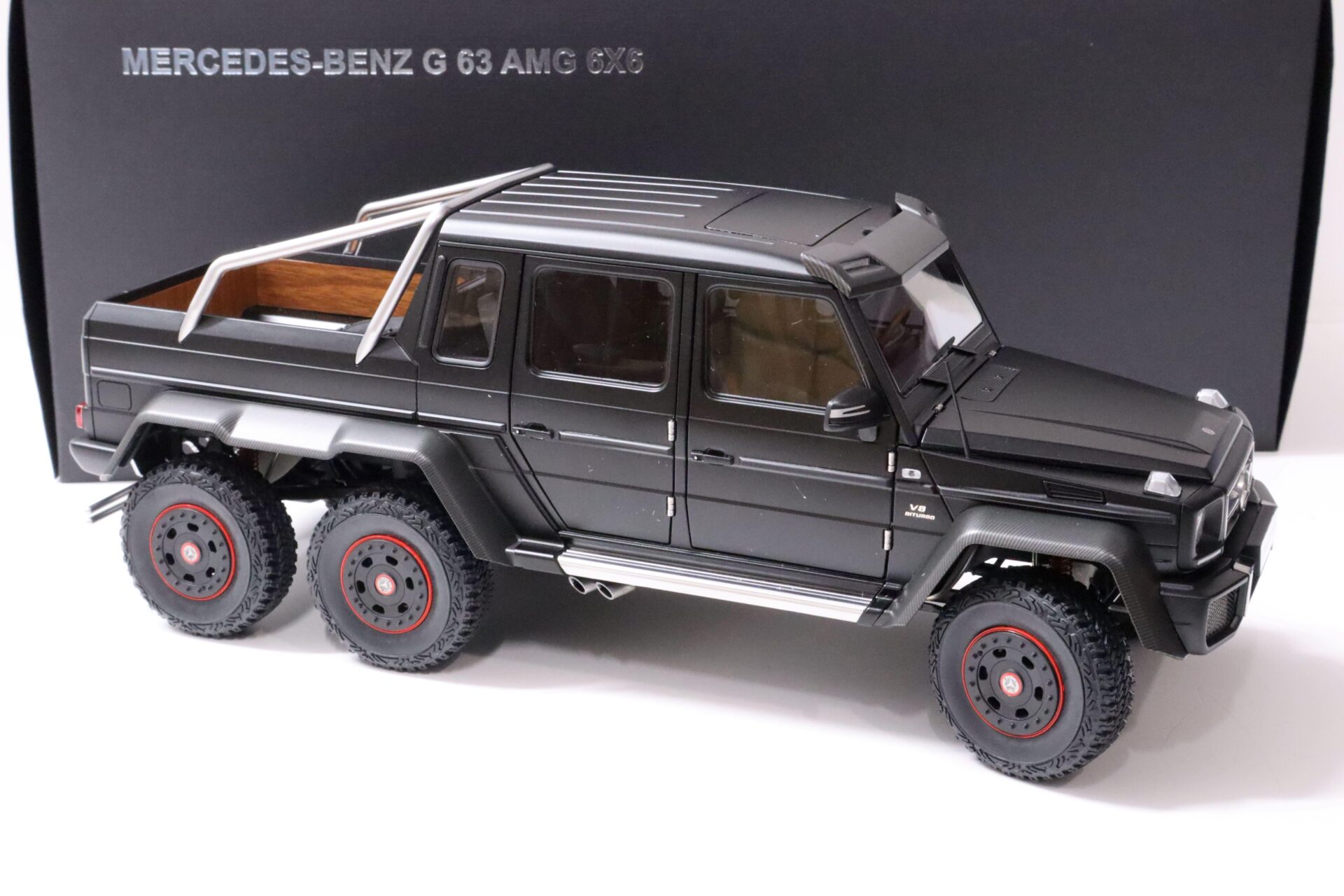 1:18 AUTOart Mercedes G63 AMG 6x6 matt black 76302