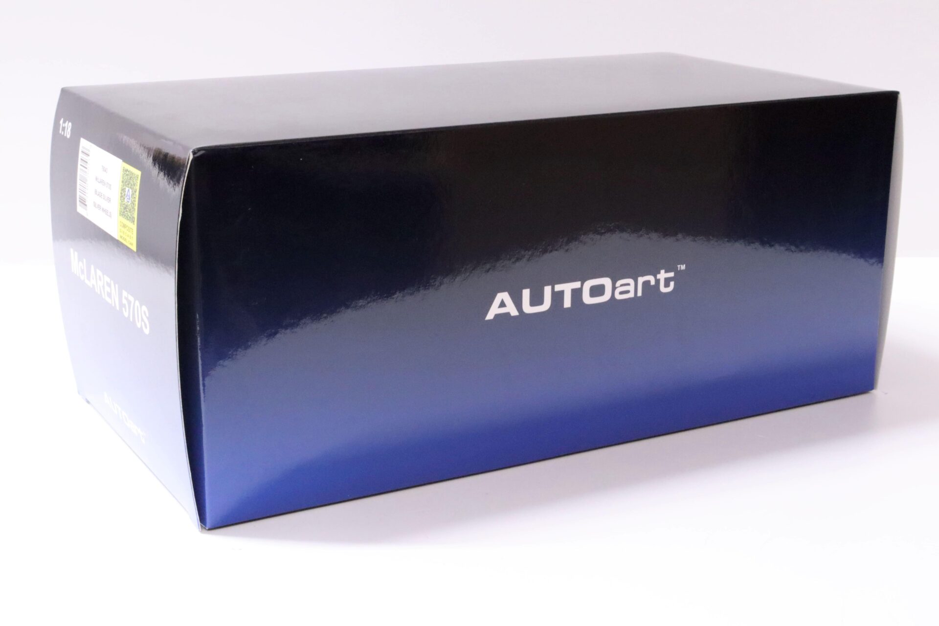 1:18 AUTOart McLaren 570S Coupe 2015 Blade silver/ silver wheels 76043