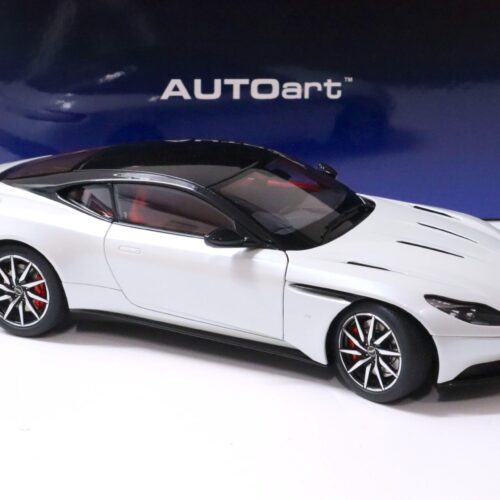 1:18 AUTOart Aston Martin DB11 Coupe Morning frost white 70266