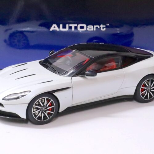 1:18 AUTOart Aston Martin DB11 Coupe Morning frost white 70266