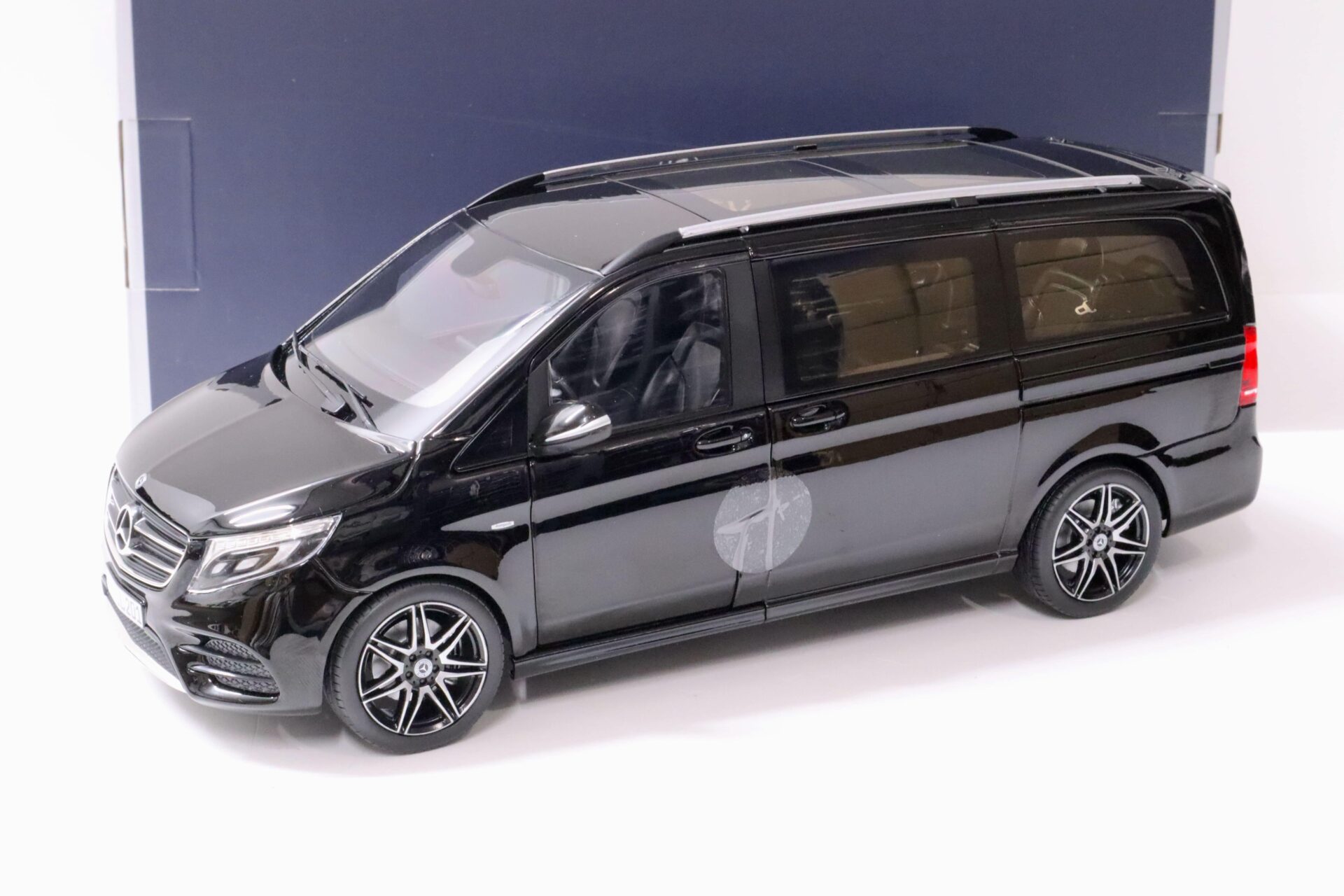 1:18 Norev Mercedes V-Klasse V-Class AMG-Line VAN black 2018