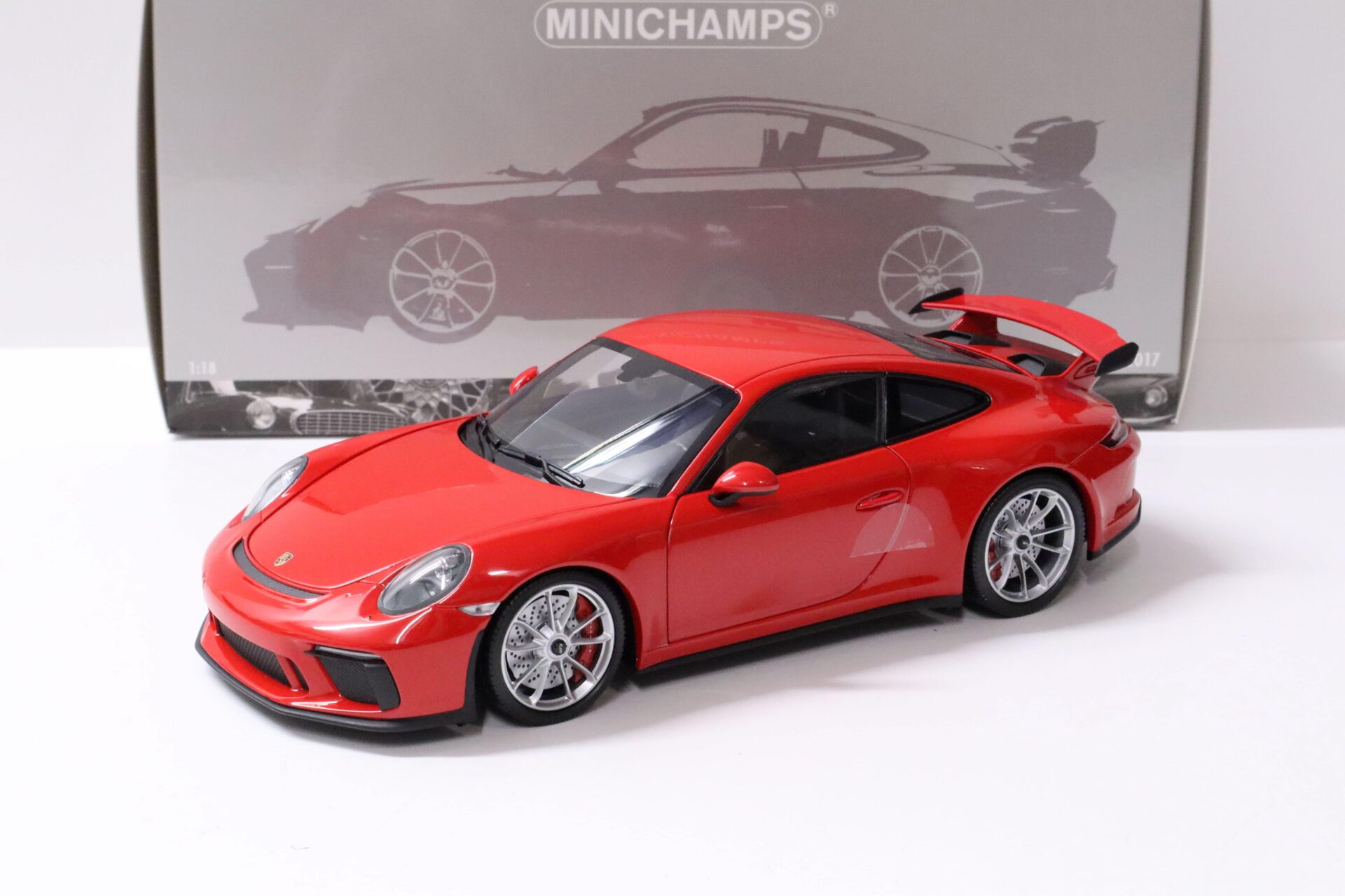 1:18 Minichamps Porsche 911 (991) GT3 red 2017 North America