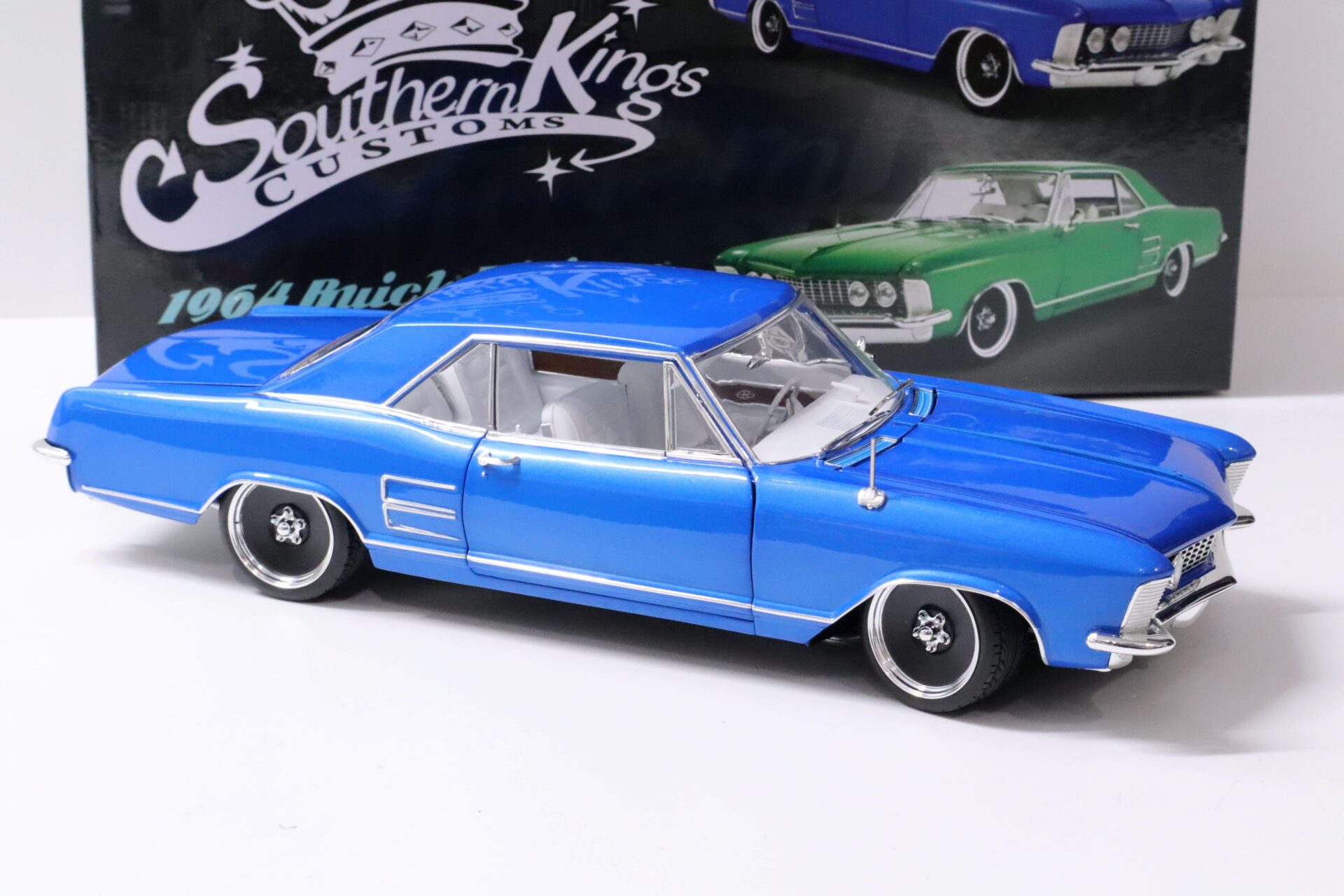 1:18 ACME 1964 Buick Riviera Coupe Custom Cruiser Southern Kings cosmic dust blue