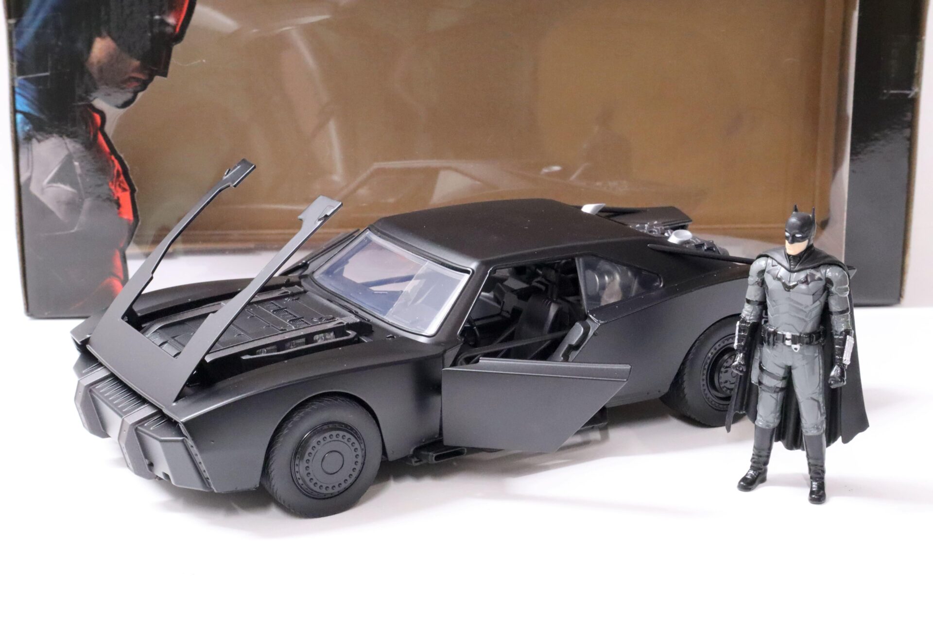 1:18 Jada Toys 2022 Batmobile Batman with Figure matt black + Lights