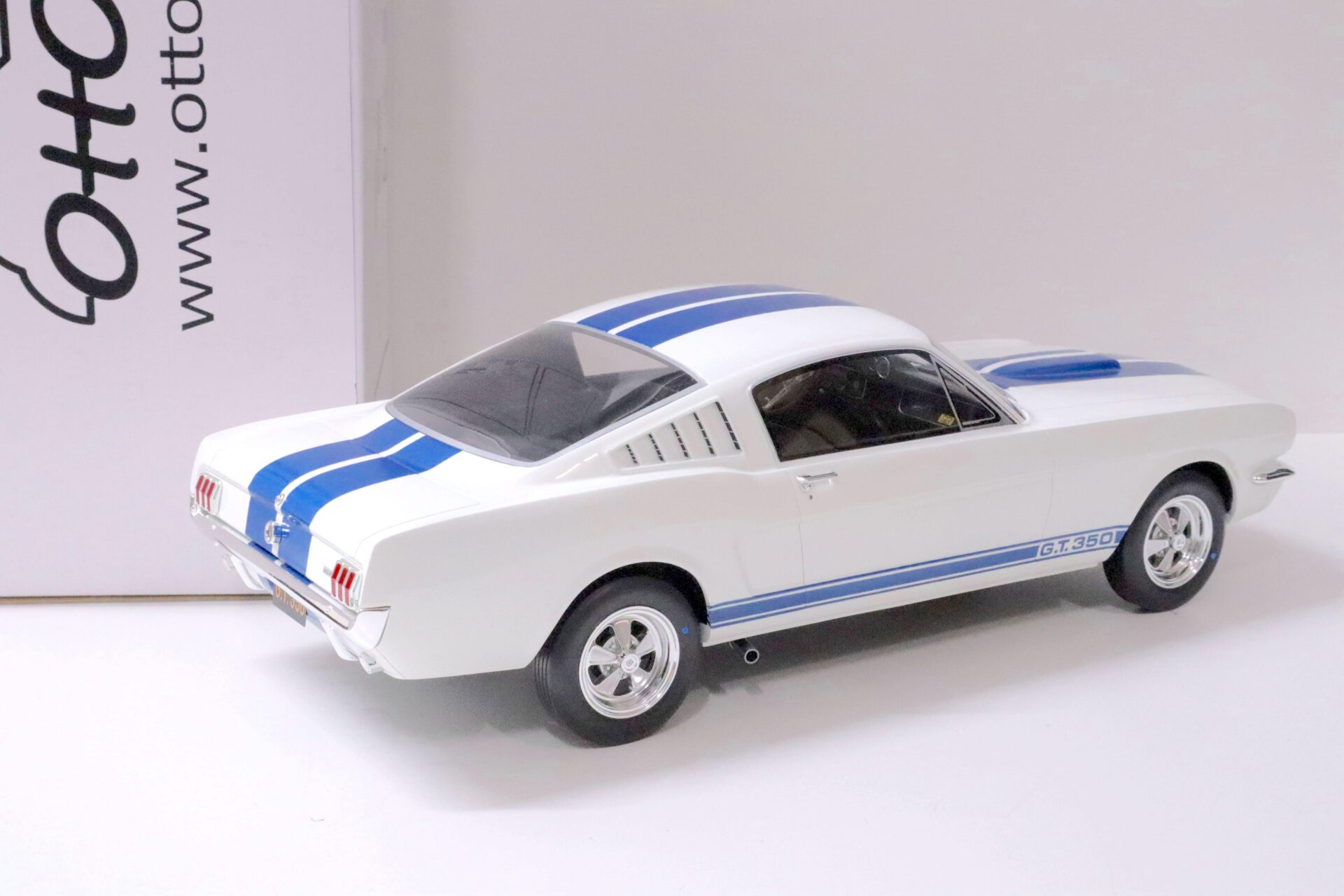 1:12 OTTO mobile G064 Ford Mustang Shelby GT350 Coupe white 1965