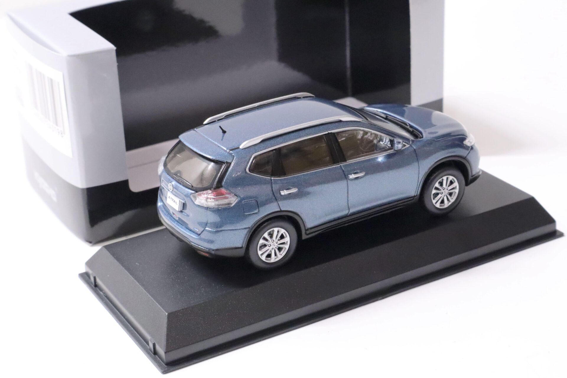 1:43 Kyosho Nissan X-Trail T32 SUV blue metallic 2014