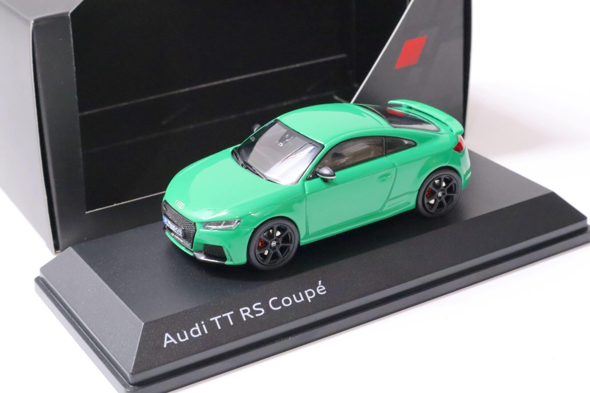 1:43 iScale Audi TT RS Coupe green DEALER VERSION