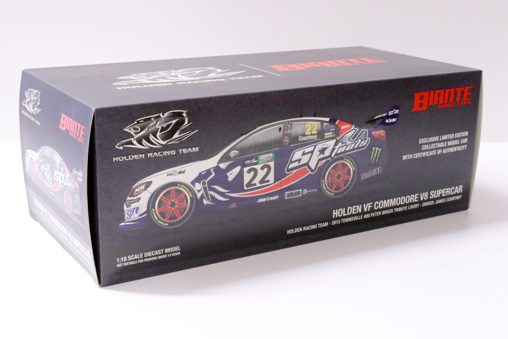 1:18 BIANTE Holden VF Commodore V8 Supercar 2015 Townsville 400 Courtney #22