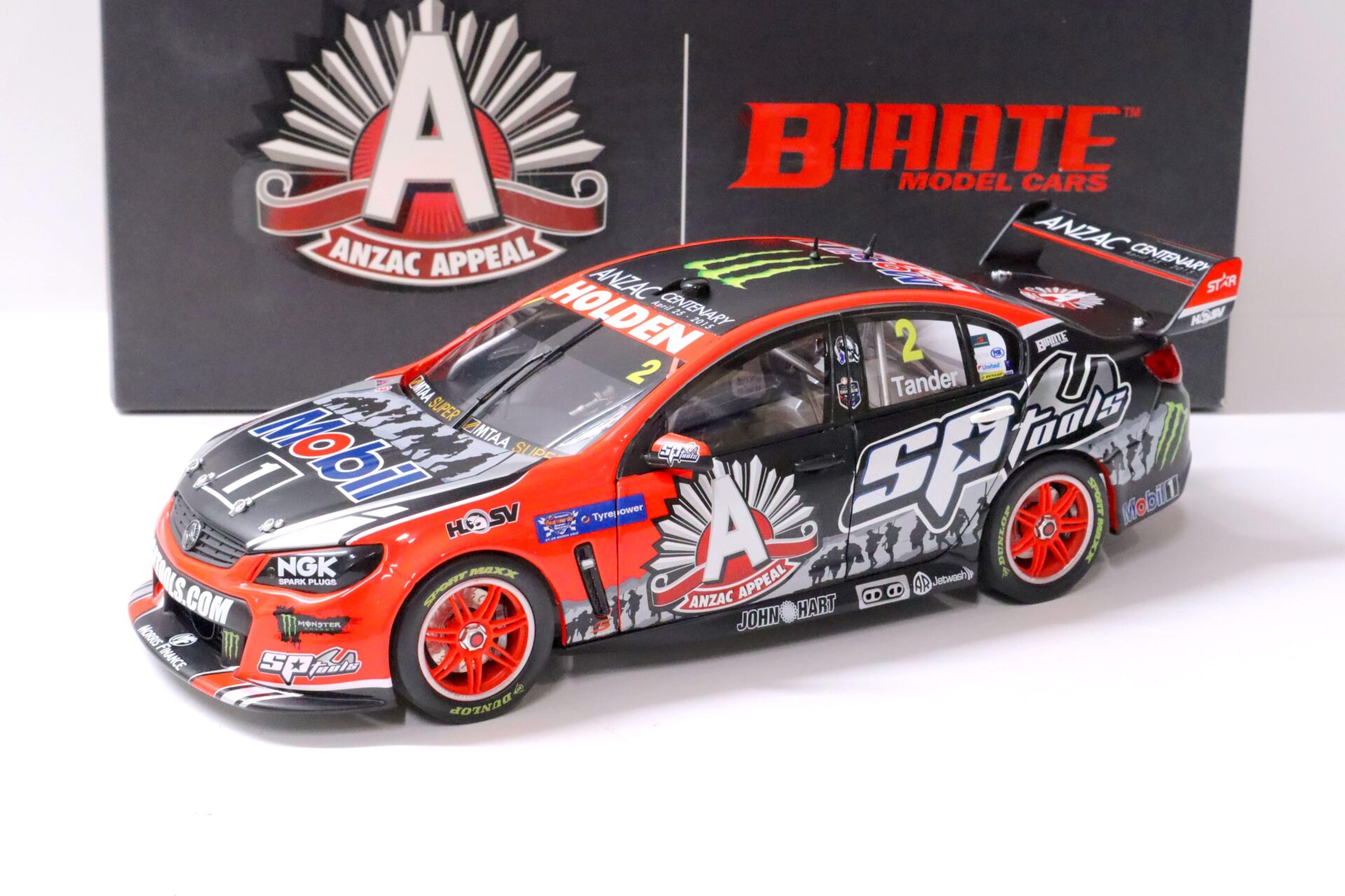 1:18 BIANTE Holden VF Commodore V8 Supercar 2015 V8 Supercars Tander #2