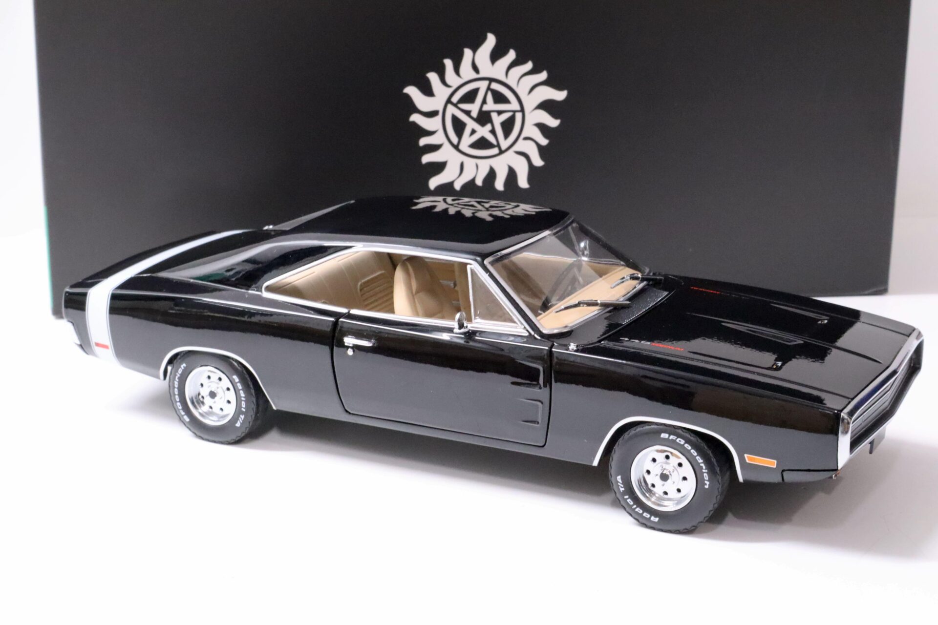 1:18 Greenlight 1970 Dodge Charger Coupe SUPERNATURAL black