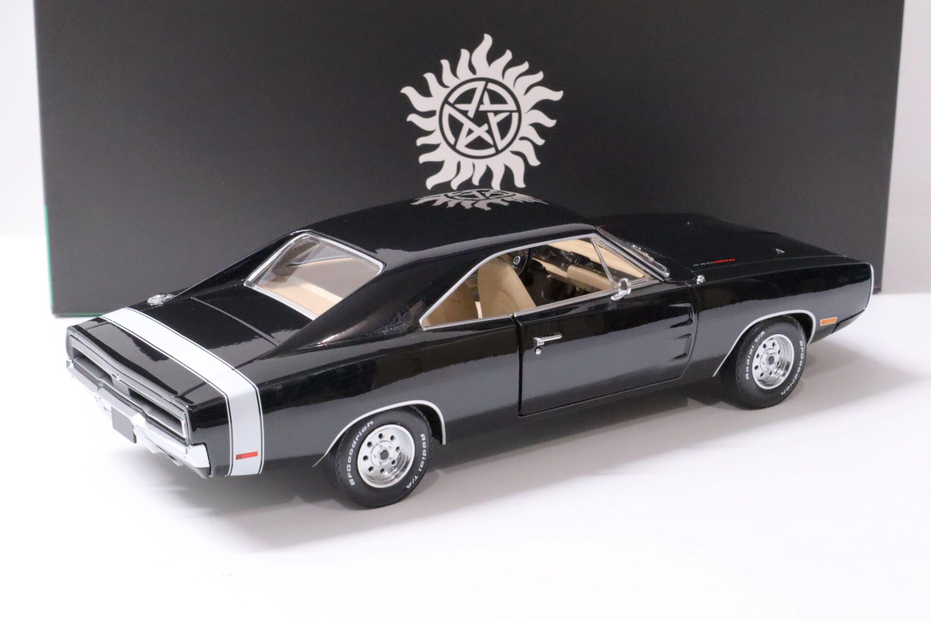 1:18 Greenlight 1970 Dodge Charger Coupe SUPERNATURAL black