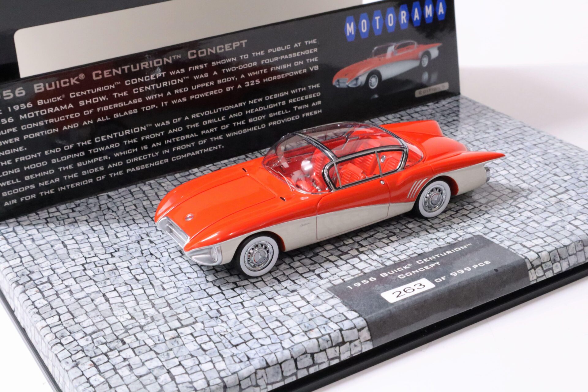 1:43 Minichamps 1956 Buick Centurion Concept Car red/ white