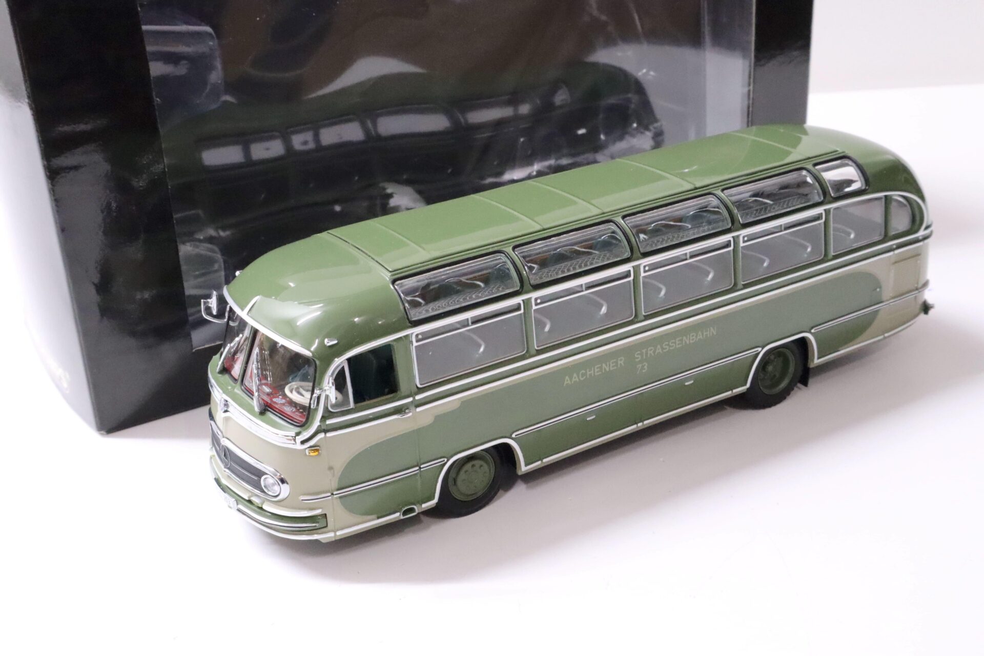 1:43 Minichamps Mercedes O 321 H Bus Aachener Straßenbahn green