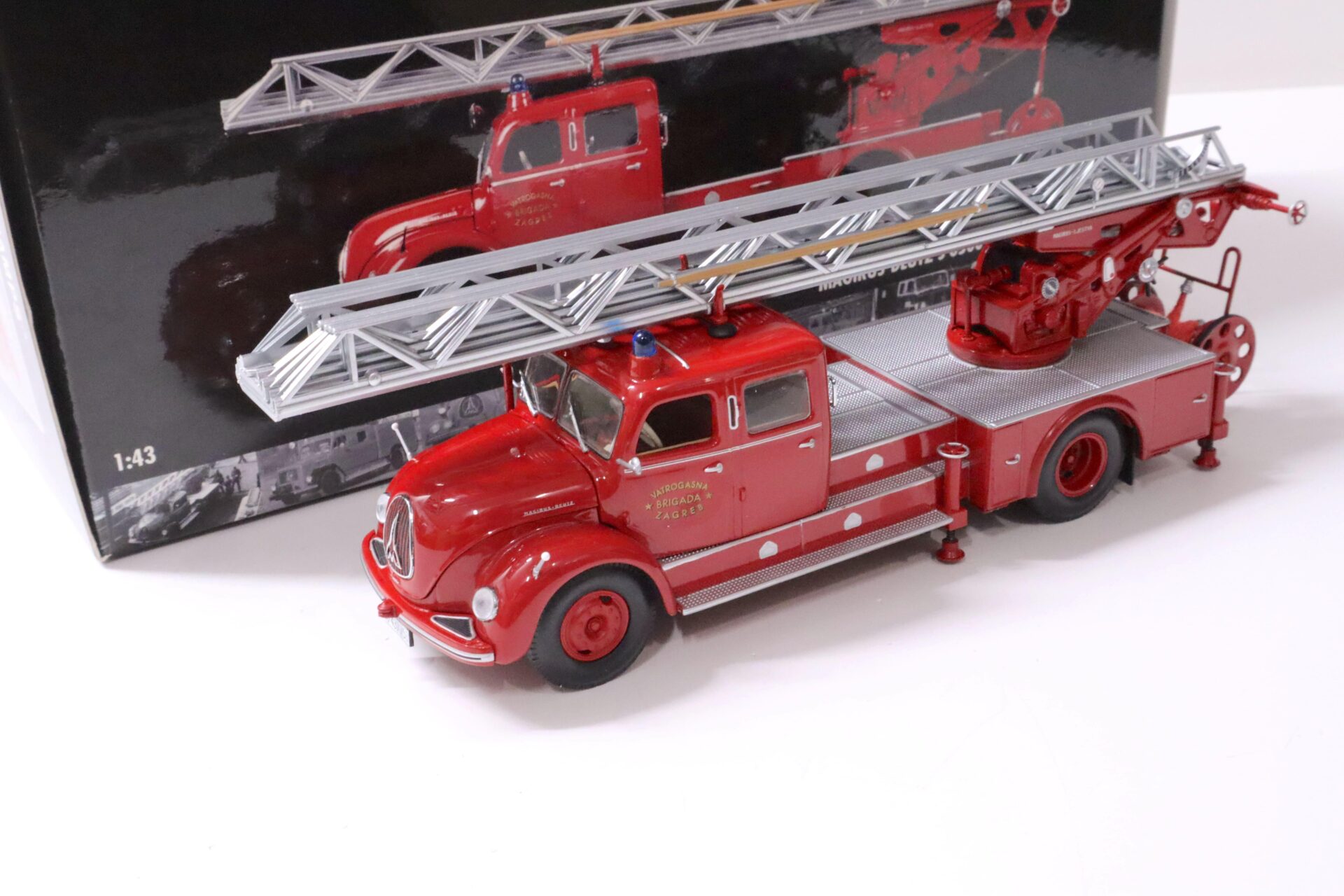 1:43 Minichamps Magirus- Deutz S 6500 Drehleiter DL30 Feuerwehr Zagreb 1956