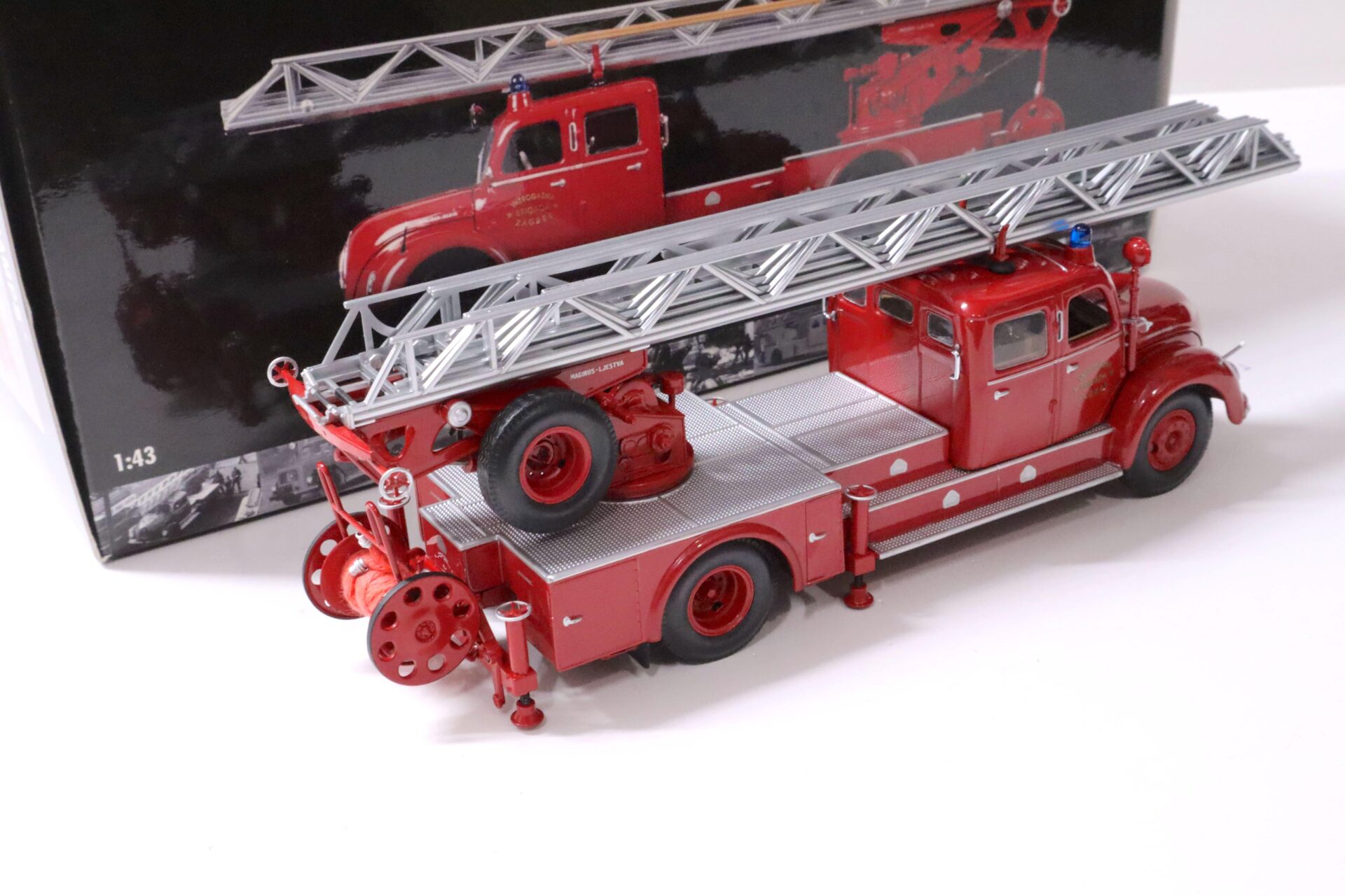 1:43 Minichamps Magirus- Deutz S 6500 Drehleiter DL30 Feuerwehr Zagreb 1956