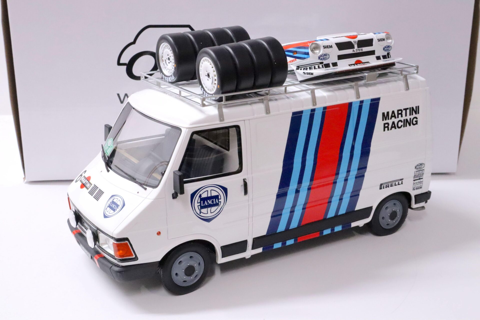1:18 OTTO mobile OT910 Fiat 242 Kasten Lancia Team Assistance Rallye Martini 1986