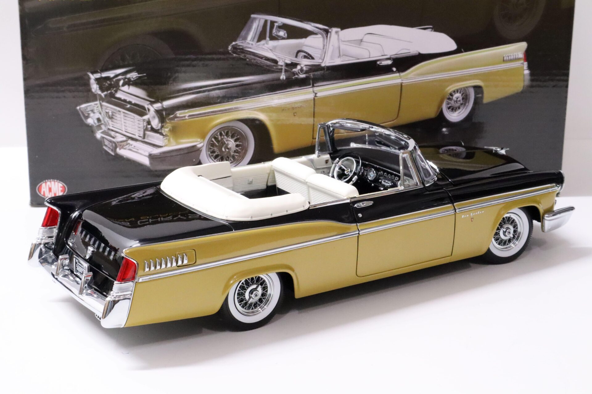 1:18 ACME 1956 Chrysler New Yorker ST REGIS Convertible black/ nugget gold