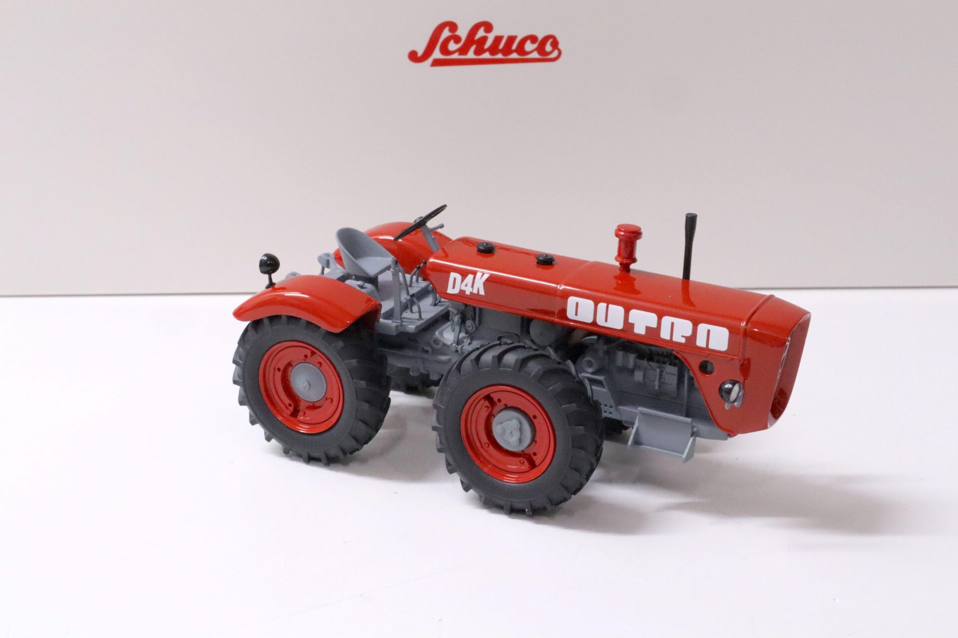 1:32 Schuco PRO.R32 Dutra D4K Traktor Schlepper red
