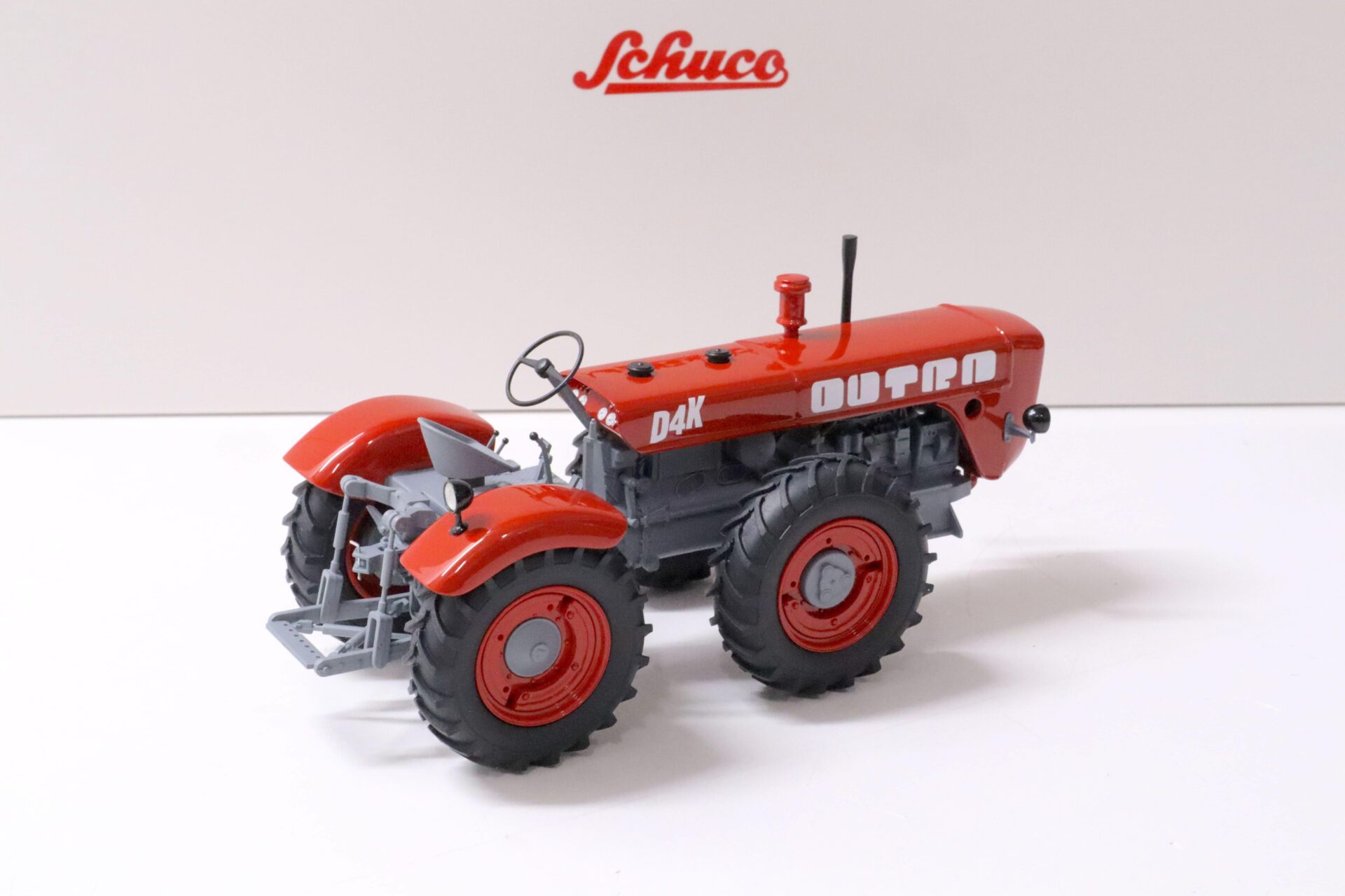 1:32 Schuco PRO.R32 Dutra D4K Traktor Schlepper red