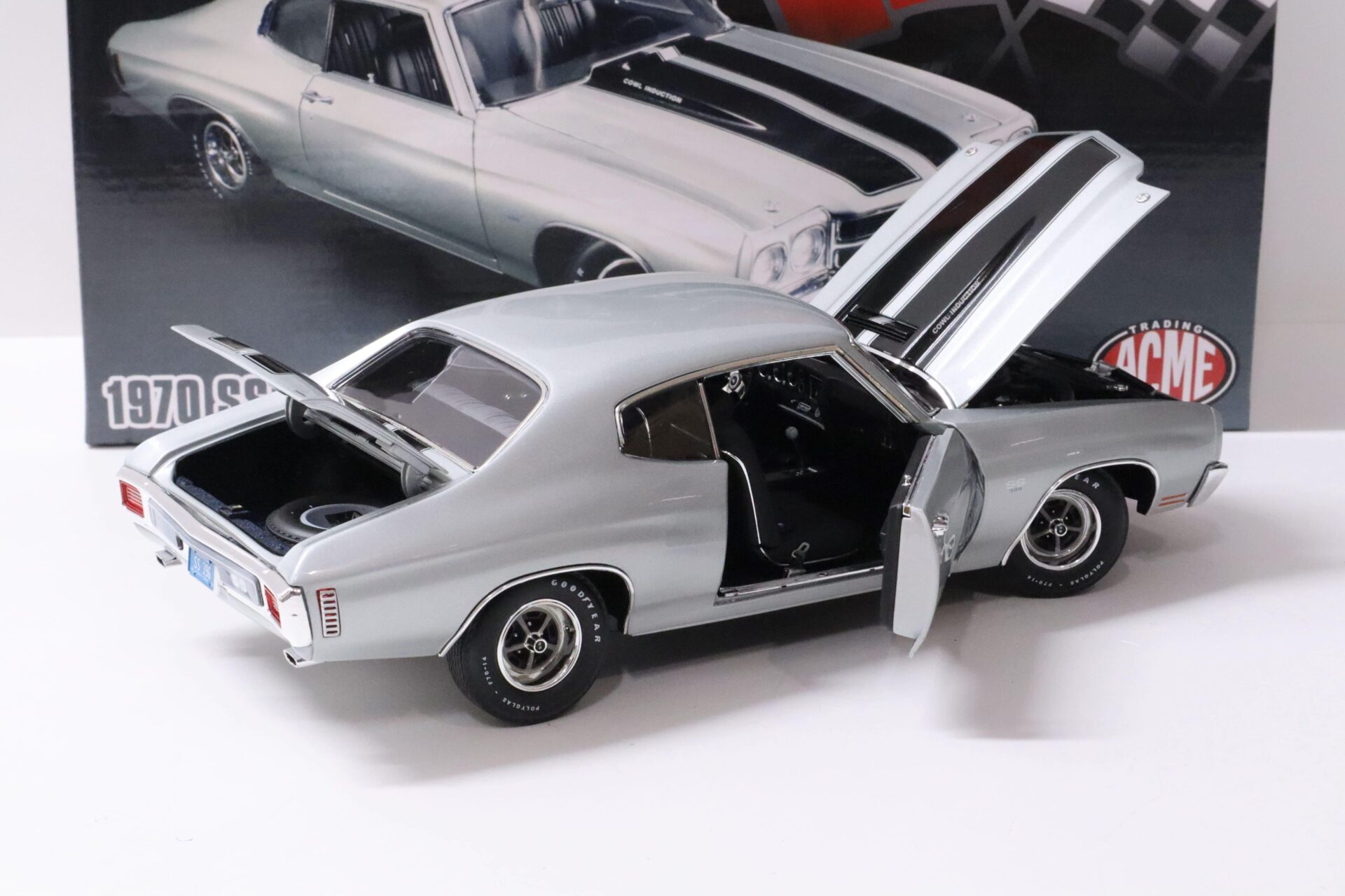 1:18 ACME 1970 Chevrolet Chevelle SS 396 Coupe silver/ black