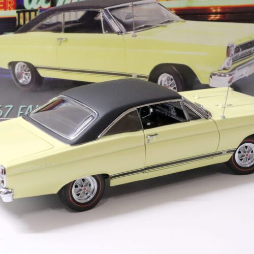 1:18 GMP 1967 Ford Fairlane GT yellow/ black roof G1801108 - Image 3