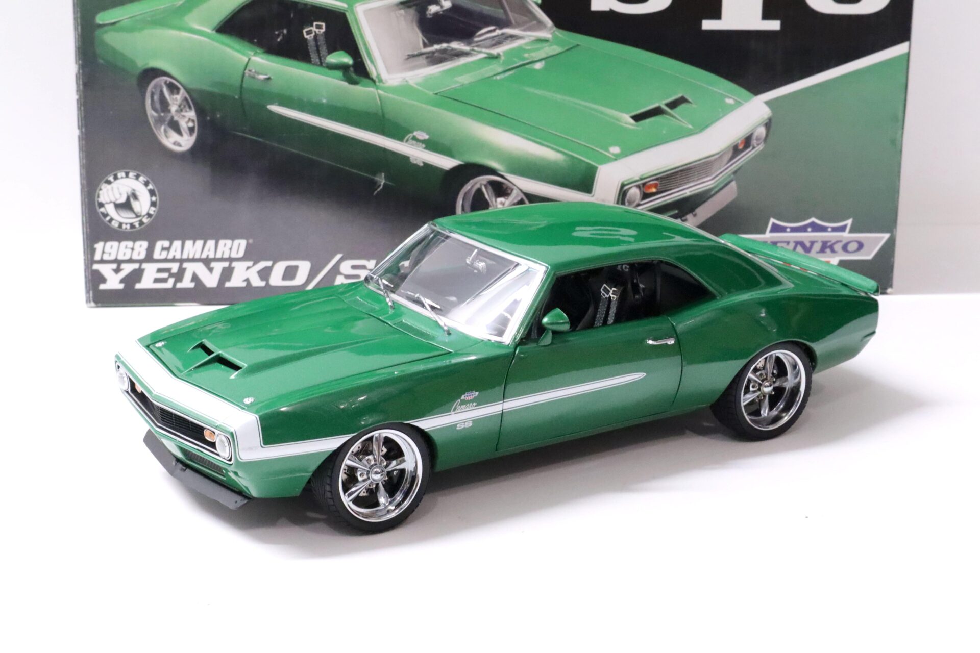 1:18 GMP 1968 Chevrolet Camaro SS YENKO / SC green/ white Street Fighter