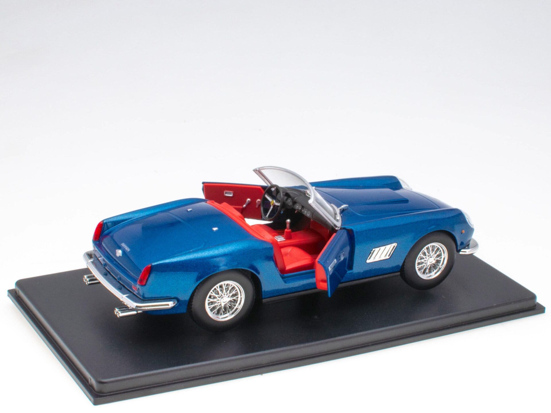 1:24 Hachette Bburago Ferrari Collection Ferrari 250 California blue 1957 with display
