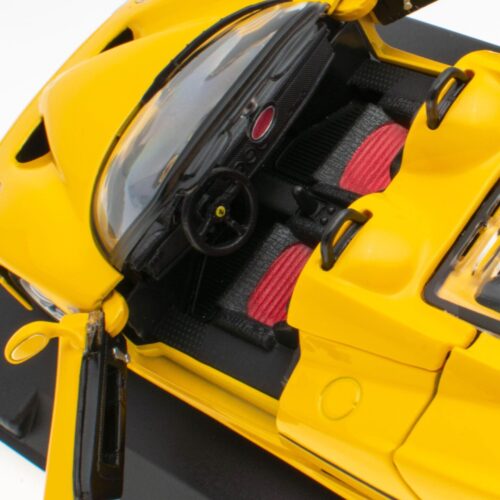 1:24 Hachette Bburago Ferrari Collection Ferrari F50 open top yellow 1995 with display - Image 7
