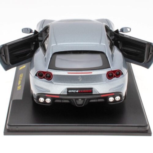 1:24 Hachette Bburago Ferrari Collection Ferrari GTC4 Lusso silver 2017 with display