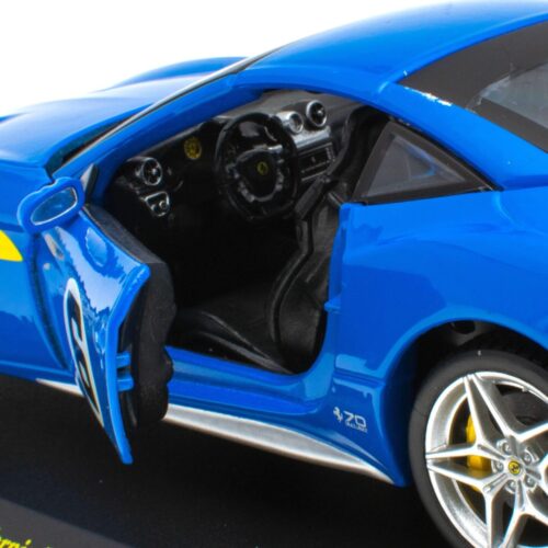 1:24 Hachette Bburago Ferrari Collection Ferrari California T blue with display