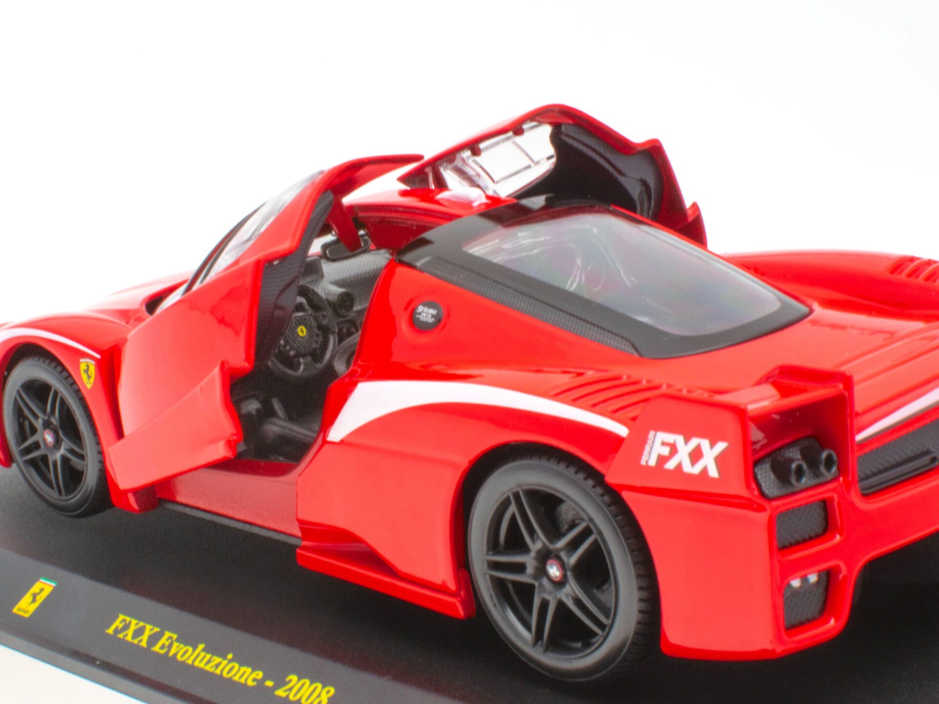 1:24 Hachette Bburago Ferrari Collection Ferrari FXX Evoluzione red 2008 with display