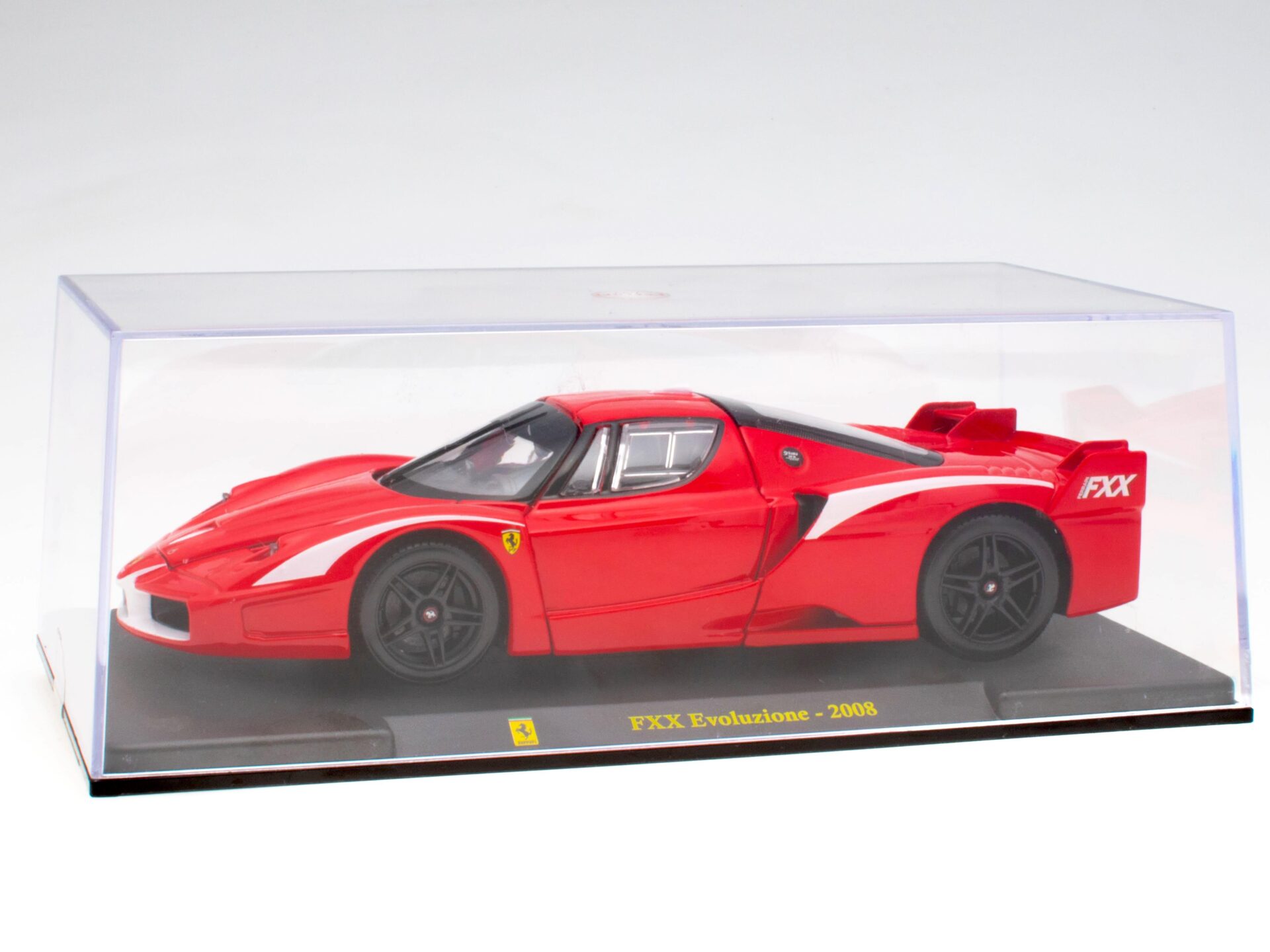 1:24 Hachette Bburago Ferrari Collection Ferrari FXX Evoluzione red 2008 with display