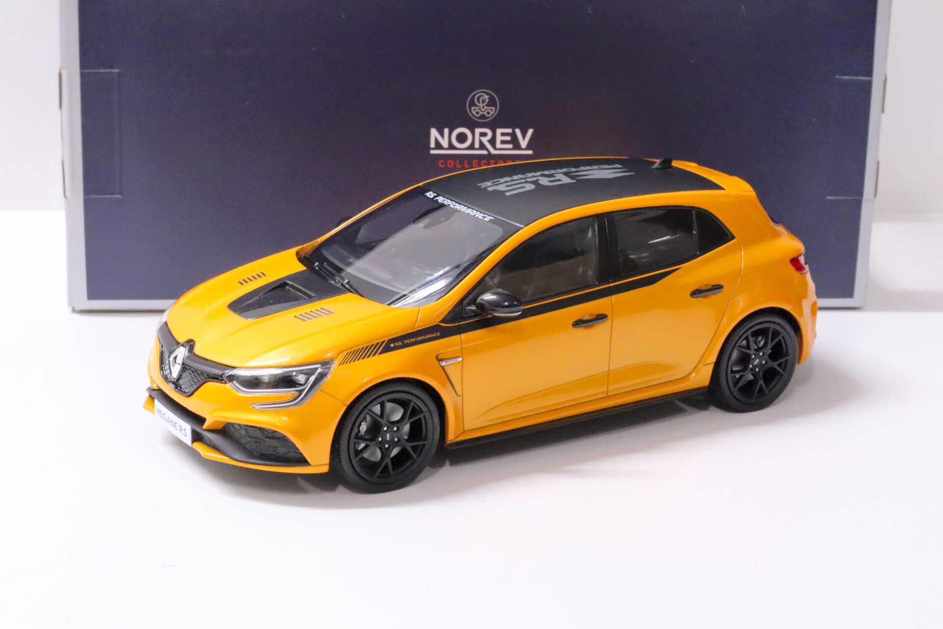 1:18 Norev Renault Megane R.S. Trophy 2019 RS Performance Tonic orange