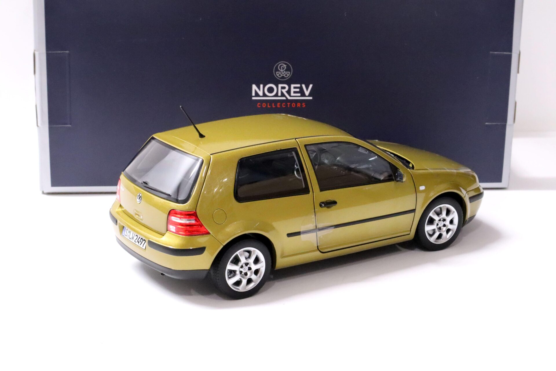 1:18 Norev VW Golf IV 4 yellow metallic 1998