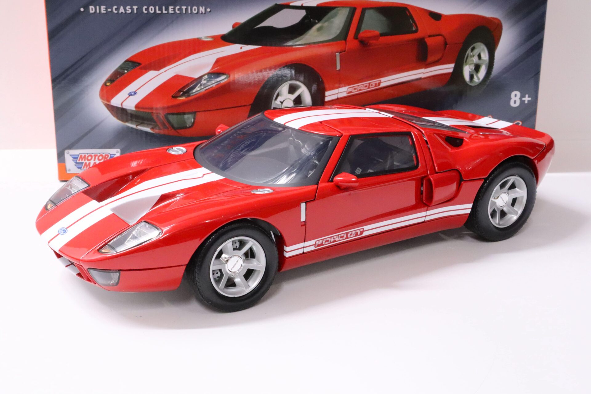 1:12 Motor Max 2004 Ford GT Concept red/ white stripes