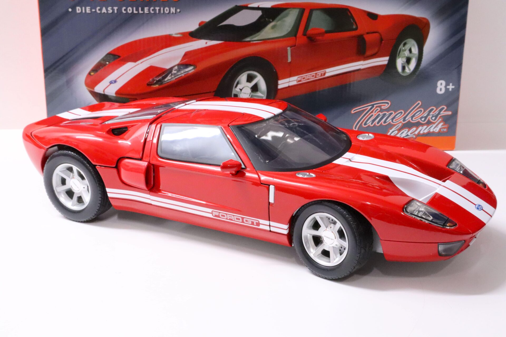 1:12 Motor Max 2004 Ford GT Concept red/ white stripes