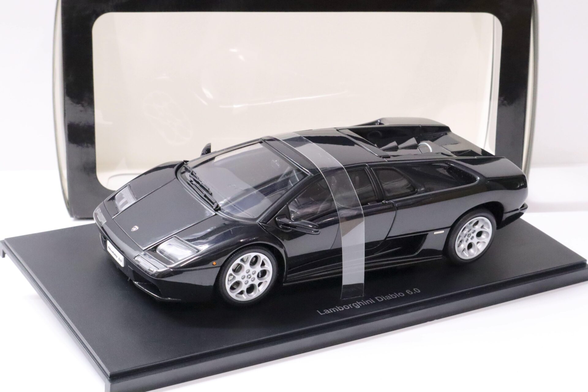 1:18 AUTOart Lamborghini Diablo 6.0 black 74528
