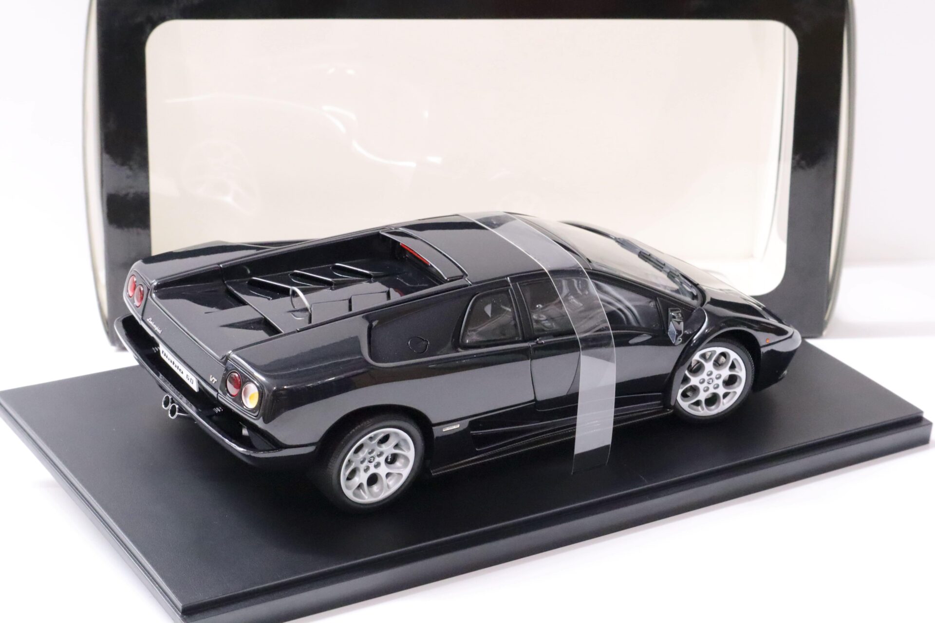 1:18 AUTOart Lamborghini Diablo 6.0 black 74528